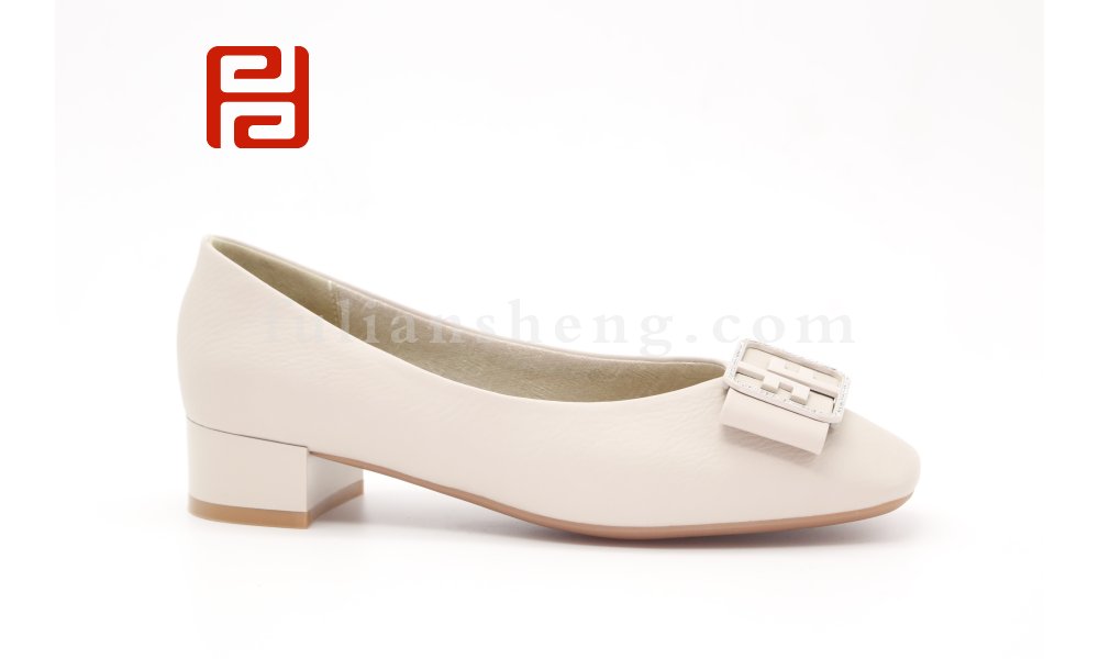 百搭時(shí)尚秋季單鞋女休閑小香風(fēng)方頭淺口女鞋棉麻舒適圖片