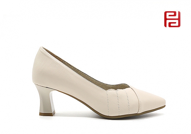 福連升春季新款優(yōu)雅通勤高跟鞋女單鞋通勤方跟女鞋