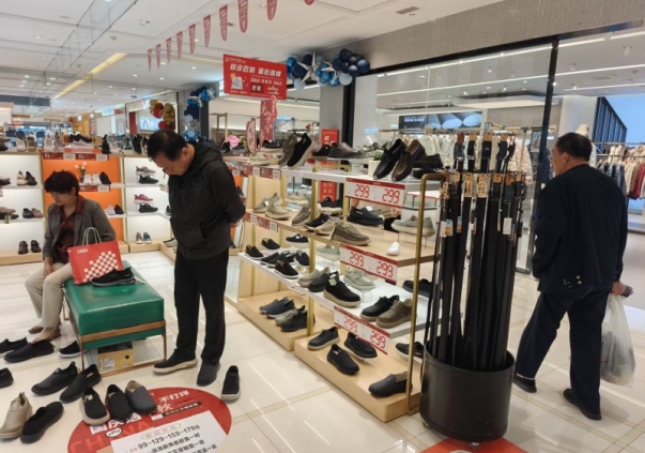 賀：福連升休閑鞋河南洛陽洛龍區專賣店正式開業！